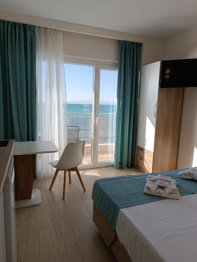 Navarino Luxe Suites With Sea View Peraía Exteriér fotografie